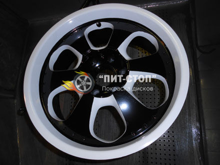 два цвета белый черный