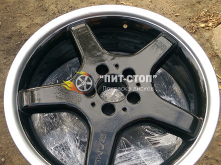 Окраска диска в черный глянец с серебристым кантом