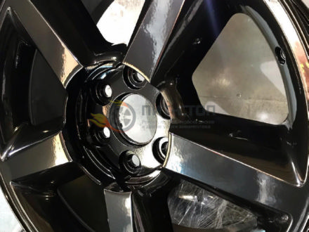 Черный глянец